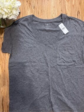 Lou & Grey Classic Pocket Crewneck T-Shirt